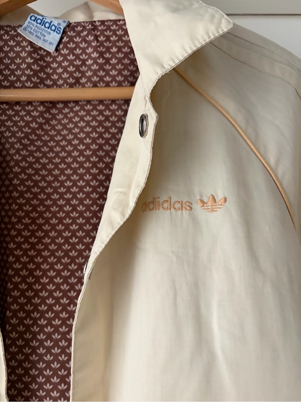 Vintage 80’s Adidas Cream Snap Front Jacket Trefoil Print Lining Size M RARE